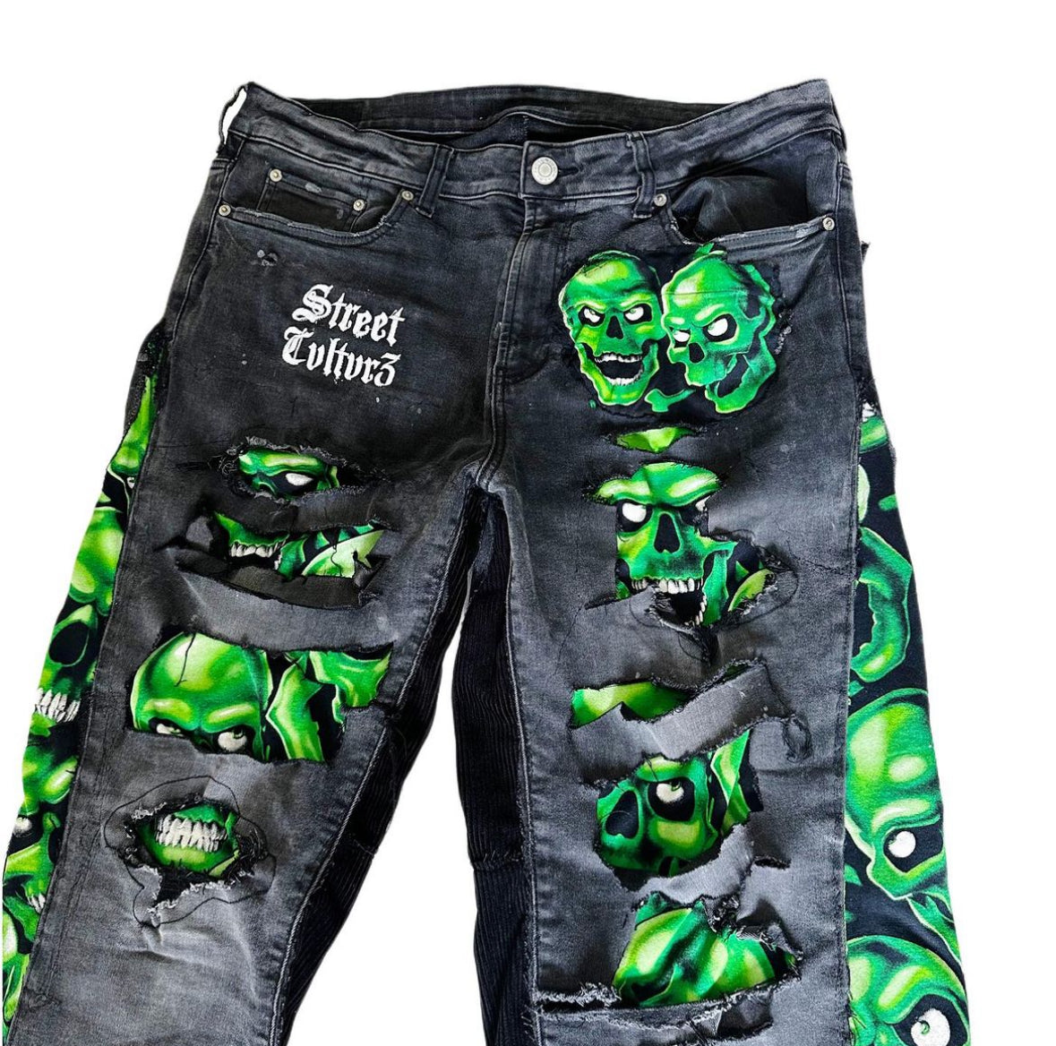 GREEN SKULL FLARE JEANS 2